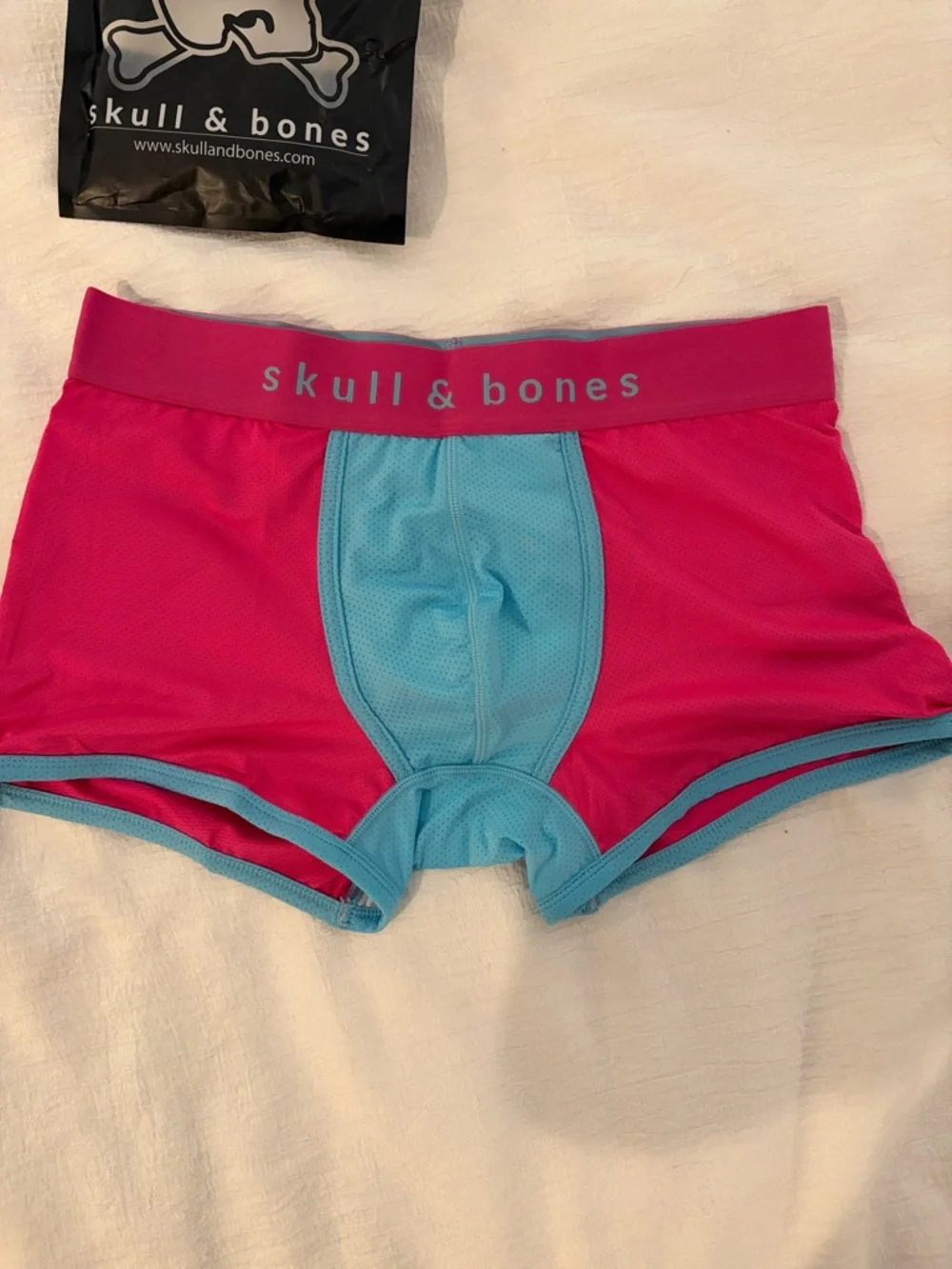 🆕 Skull & Bones Trunks - 2 pairs - Size Large